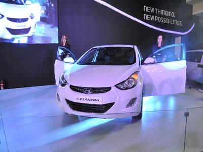 Lancement de la nouvelle Elantra et nouveau DG chez Hyundai Motors L'Atos Eon GLS, star du stand