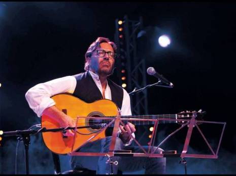 Un bouquet parfumé de latin jazz Grand concert du guitariste américain Al Di Meola à Constantine