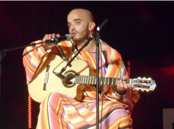 Un panaché de divertissement PREMIER FESTIVAL INTERNATIONAL ALGE ‘RIRE AU CHAPITEAU DU HILTON