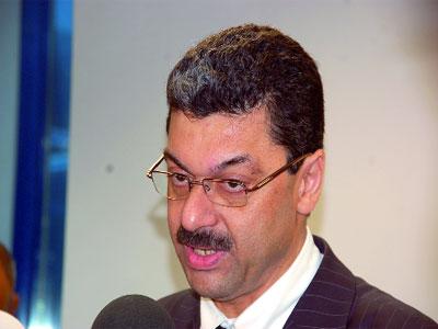 «Toute personne impliquée dans la corruption sera poursuivie et sanctionnée» Indiquant que la LFC 2013 prendra en charge les mesures urgentes et imprévues, Karim Djoudi affirme :