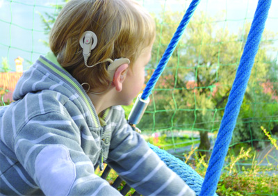 Accompagner les enfants porteurs d'implants cochléaires, une nécessité