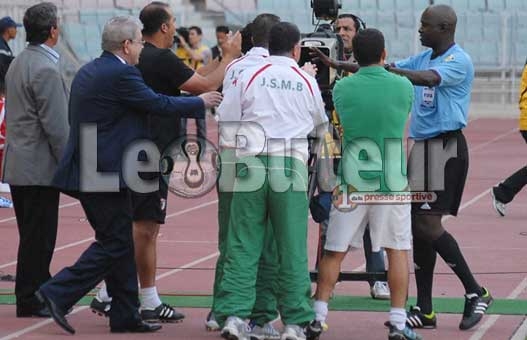 JSMB : Les Béjaouis maudissent l'arbitre Yacouba Keïta