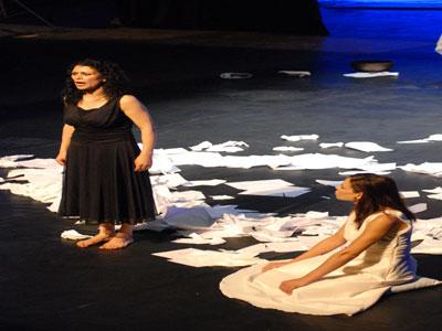 Imraa min waraq, de Sonia, représente l'Algérie 5e Festival du théâtre arabe à Doha