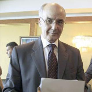 L'Algérie envisage de réaliser une importante usine de production d'électricité