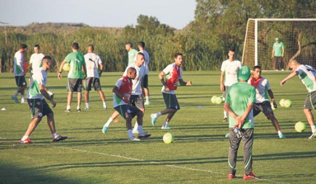 حاليلوزيتش يضرب طوقا أمنيا على معسكر ''الخضر'' في جنوب إفريقيا فيغولي يلتحق ويكمل تعداد ''الخضر''