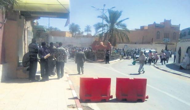 جرحى وتخريب في اشتباكات عنيفة بغرداية المحتجون يحاصرون مقر الولاية للمطالبة بتوفير الأمن
