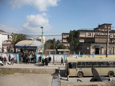 Le débrayage de l'Intersyndicale de la santé partiellement suivi à Tizi Ouzou Le suivi était plus visible au CHU que dans les autres établissements hospitaliers