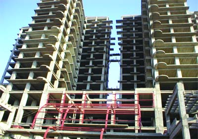 Le président Bouteflika appelle à revoir la politique d'urbanisme et de construction