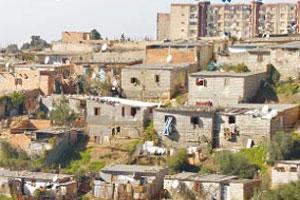 عائلات حي 741 سكنا بالواحات الشمالية بالأغواط على فوهة بركان