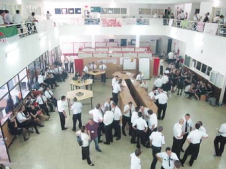 La grève du personnel de bord n'aura pas lieu Accord entre le PDG d'air algérie et le PNC