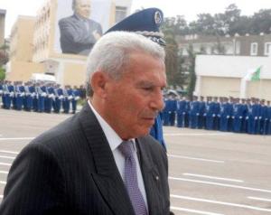 تعيين إمرأة لأول مرة لرئاسة أمن ولاية تيبازة العقيد علي تونسي يشرف على تخرج الضباط من مدرسة شاطوناف