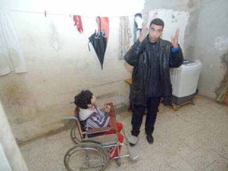 Lakhdar Malki : «Je ne suis pas un Bouazizi, je veux juste un logement décent» Il avait tenté de s'immoler avec sa fille devant la bdl de Staouéli