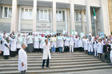 Grèves dans le secteur de la santé Ziari : «On ne joue pas avec la vie du malade»