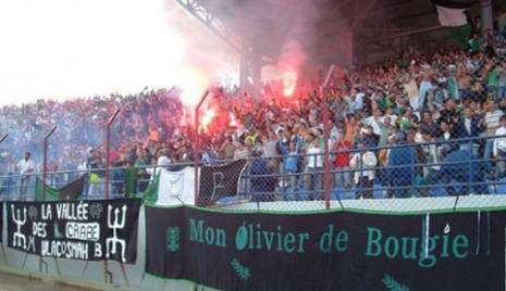 Scènes de liesse après l'accession du M.O. Bejaia Béjaïa