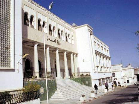 Mohamed Charfi souffle le chaud et le froid Le ministre de la Justice prône la non-précipitation dans l'affaire Sonatrach