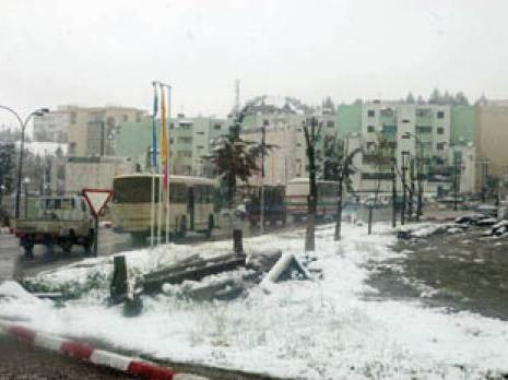 Routes coupées et localités isolées à Bouira' Suite aux fortes chutes de neige