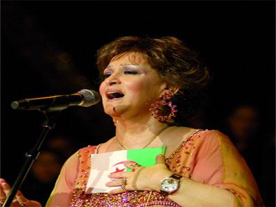 Et Warda El Djazaïria refleurit Projection du clip El Ayyam de la défunte artiste