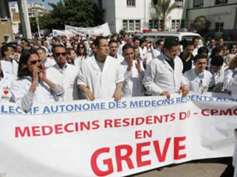 «Le système de santé achève les cancéreux» Sit-in des médecins résidents