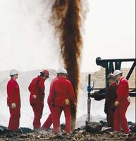 Le baril de pétrole sous la barre des 90 dollars : La crise financière casse les prix du brut