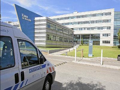 La Société des eaux de Marseille appelée à honorer ses engagements Abdelmalek Sellal non satisfait de la gestion de l'eau à Constantine