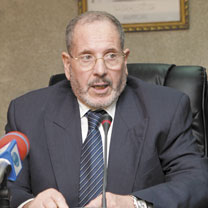 Gholamallah : « L'imam a le droit de se porter candidat aux élections » Il a affirmé que les mosquées ne devraient soutenir aucun parti politique