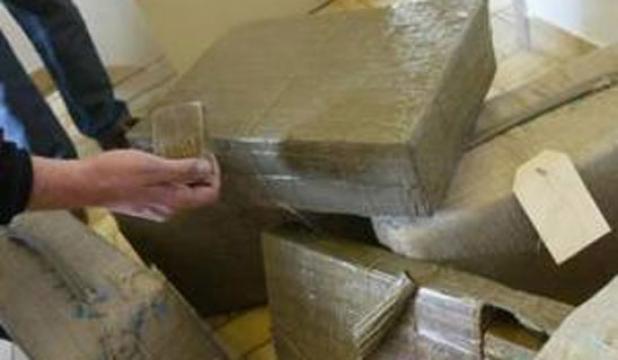 درك سيدي بلعباس يضع يده على 2.5 قنطار من الكيف المعالج بشار :