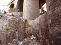 Un égout menace le pont de Sidi Rached