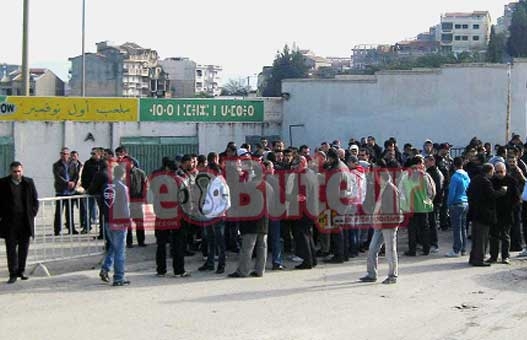 JSK : Ils se sont rassemblés hier devant le siège du club: La grogne des supporters s'accentue