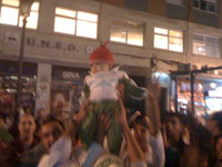 ''الجزائر نيوز'' تحتفل بفوز ''الخضر'' مع الجالية الإسبانية :ليلة بيضاء على وقع ''فيفا لالجيري'' والدربوكة والزغاريت