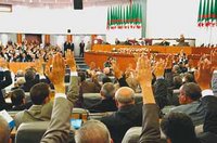 La constitution révisée dans un climat politique tendu : Une présidence à vie pour Bouteflika