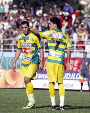 أزوكا ينقذ الشبيبة شبيبة القبائل 1 - أولمبي الشلف 0