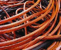 Dix containers de cuivre saisis et un réseau démantelé