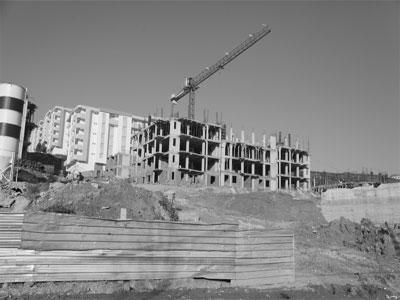 Les retards fustigés ' en «retard» Développement local à la traîne