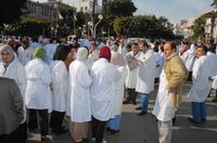 Les syndicats maintiennent la pression, la tutelle se tait