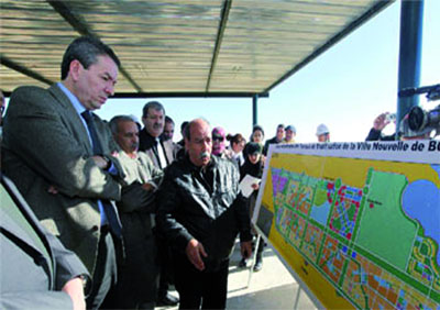 Benyounès s'informe sur le projet de la nouvelle ville à Bouinan