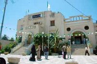 Des baraques sur la plage