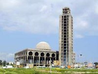 Grande mosquée Ibn Badis : Les Chinois pour la construction et les Français pour la décoration