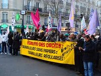 Les Algériens demandent  à être régularisés