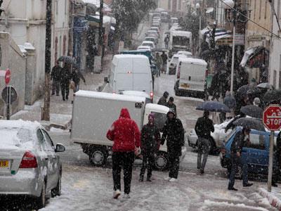 Boumerdès isolée par la neige Isolée, la population lance un appel au secours