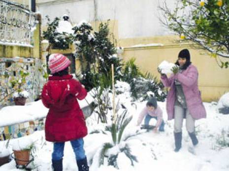 De la joie à la veille du Mawlid Ennabaoui Chutes de neige à Alger