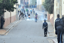 Emeutes à Mostaganem LES JEUNES DU QUARTIER PLATEAU MARINE SE DECHAINENT A CAUSE DU RETARD DANS LA DISTRIBUTION DES LOGEMENTS