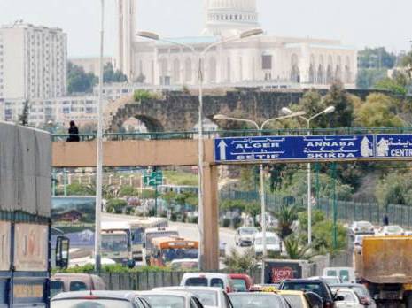 Embouteillages et cafouillis au centre-ville Boulevard Zighout Youcef fermé à Constantine