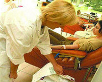 Les femmes  plus généreuses