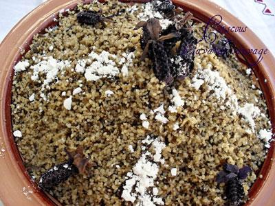 Couscous «Lahmama» ou le roi des plats traditionnels de la région de Blida Préparé à base de plantes aromatiques et médicales