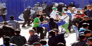 Algérie: 17 policiers blessés après un match