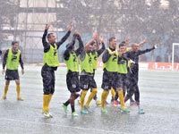 Les supporters du MCA imposent le boycott Le Mouloudia a déclaré hier forfait contre l'USMH
