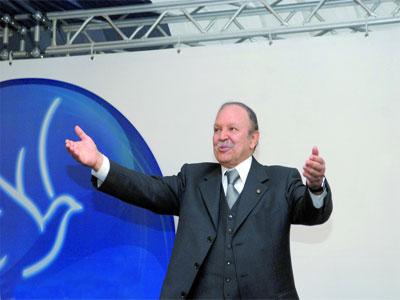 Le président du Sénat : Bouteflika «se porte bien» Le ministère français de la Défense affirme que le Président est «convalescent»