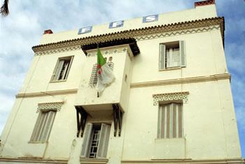 La thèse et l'antithès LE RCD TRANCHERA CE VENDREDI ET LE FFS MAINTIENT LE SUSPENSE