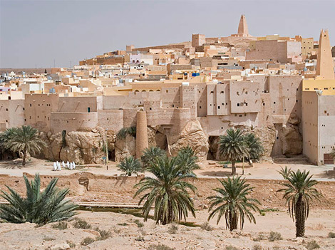 تشييع‮ ‬جنازة‮ ‬أول‮ ‬وزير‮ ‬للتجارة‮ ‬بغرداية‮ ‬