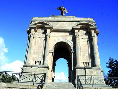 Sites archéologiques entre inventaires et déliquescence Leur survie dépend de la disponibilité de ressources humaines qualifiées